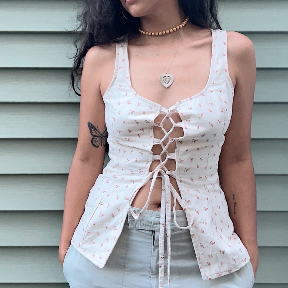 Beige and pink floral tank top with lace up front 
Size M Handmade